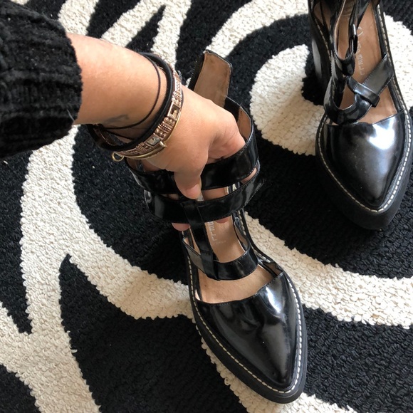 Boots - Picture 4 of 5